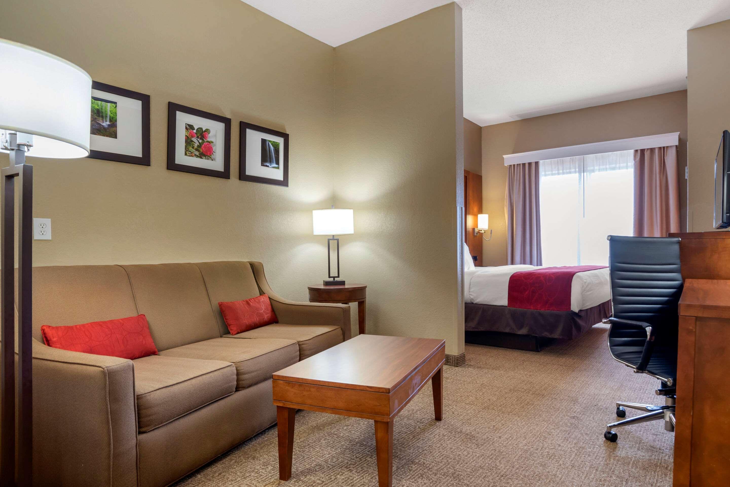 Comfort Suites Oxford I-20 Exit 188 Экстерьер фото