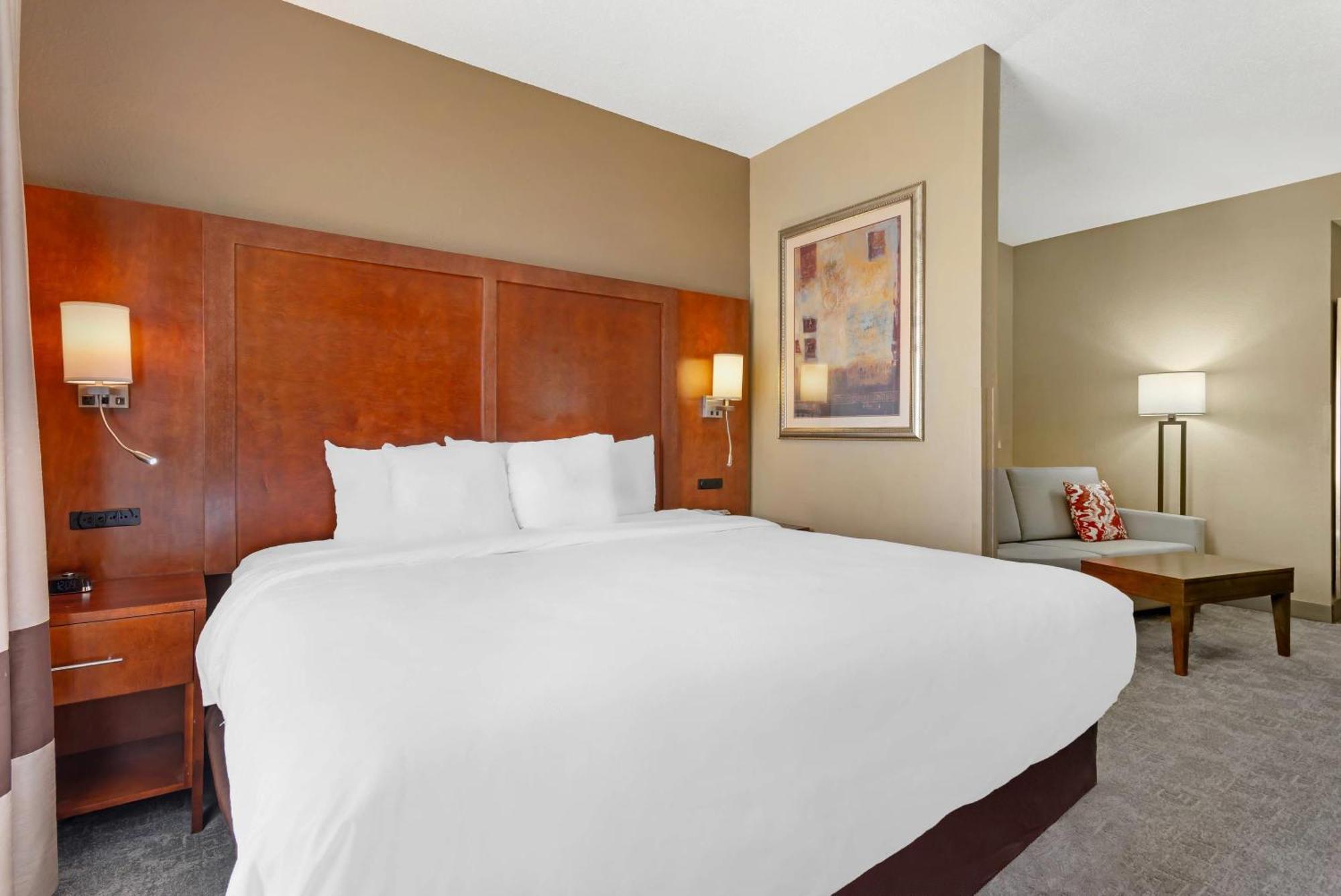 Comfort Suites Oxford I-20 Exit 188 Экстерьер фото