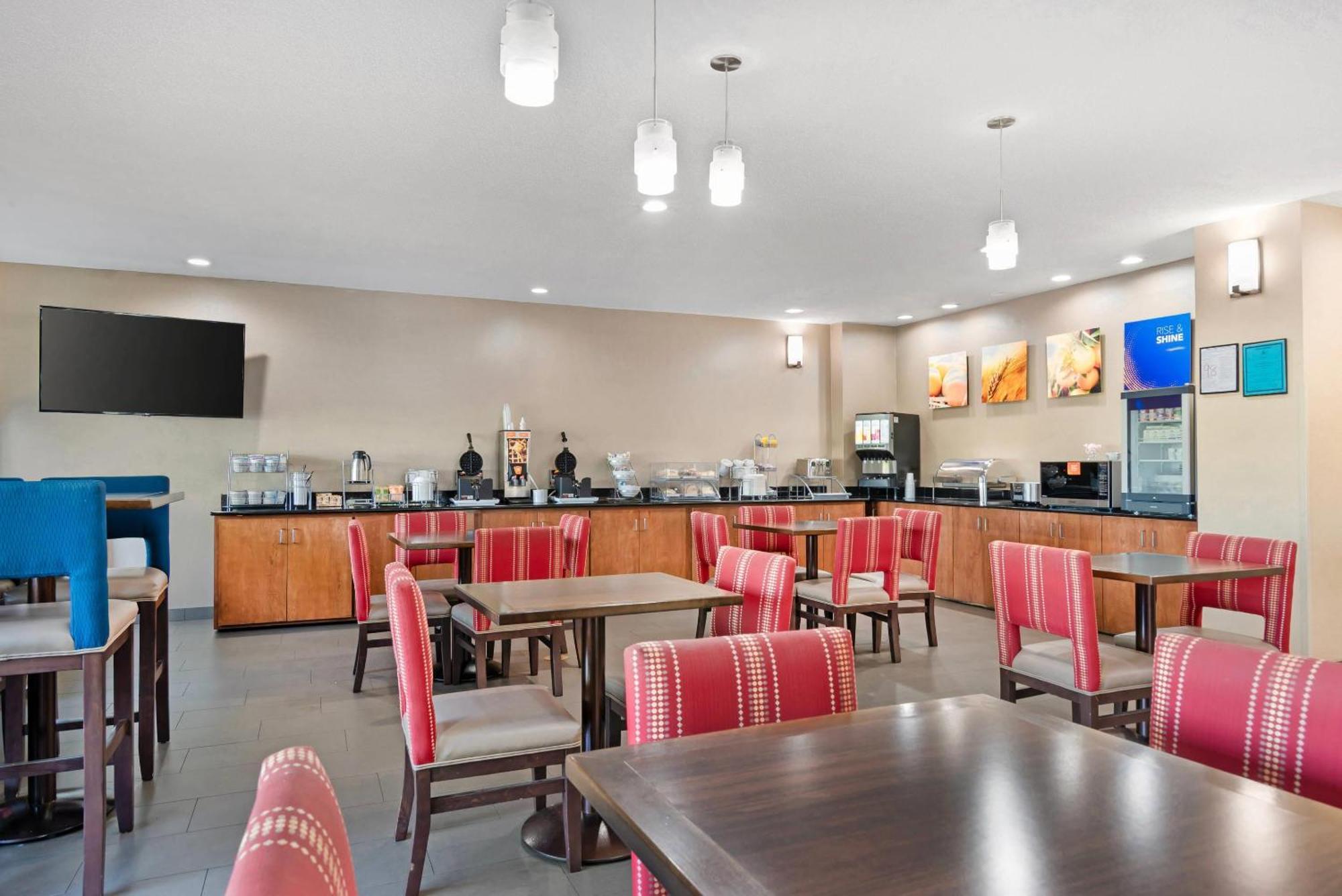 Comfort Suites Oxford I-20 Exit 188 Экстерьер фото