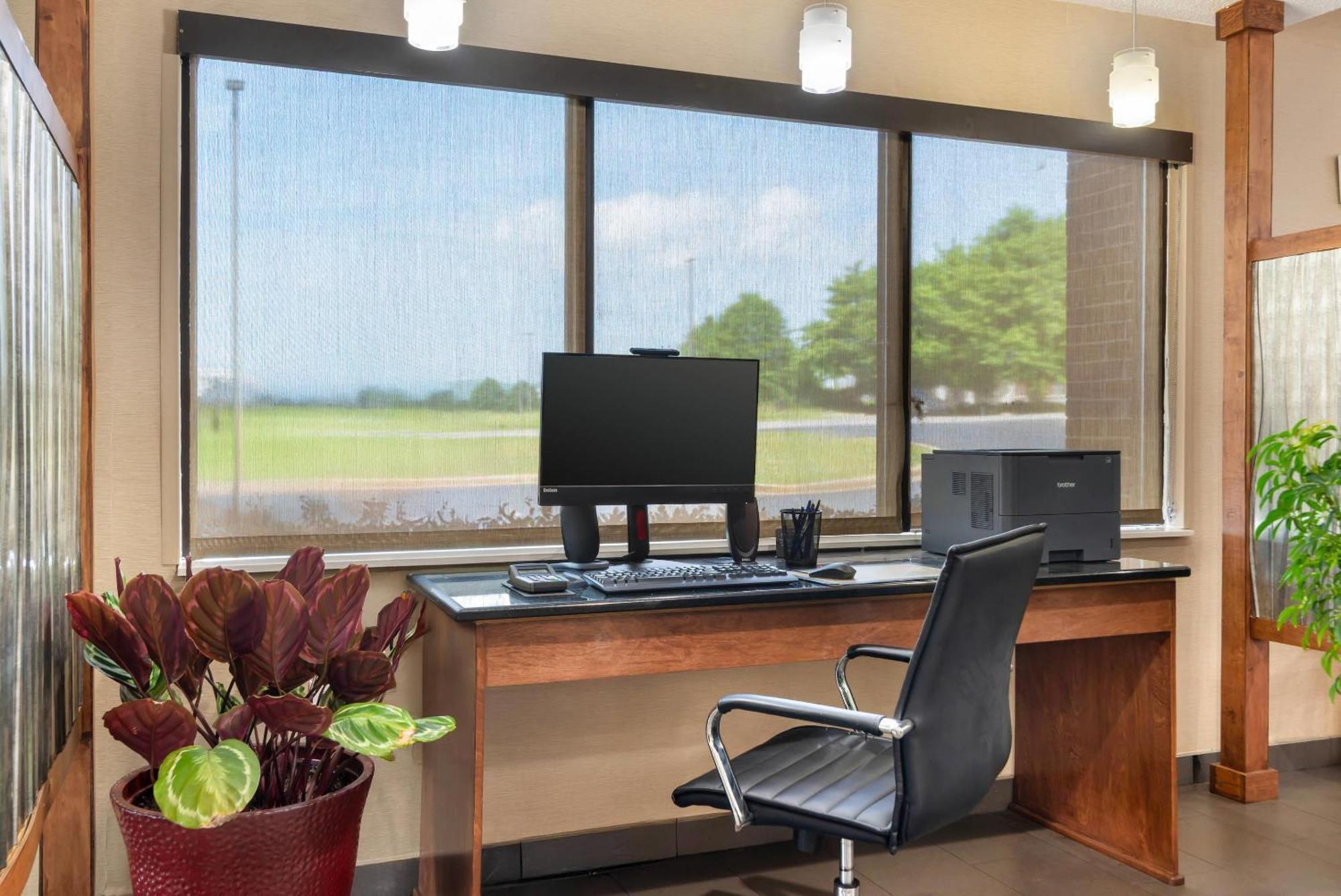Comfort Suites Oxford I-20 Exit 188 Экстерьер фото