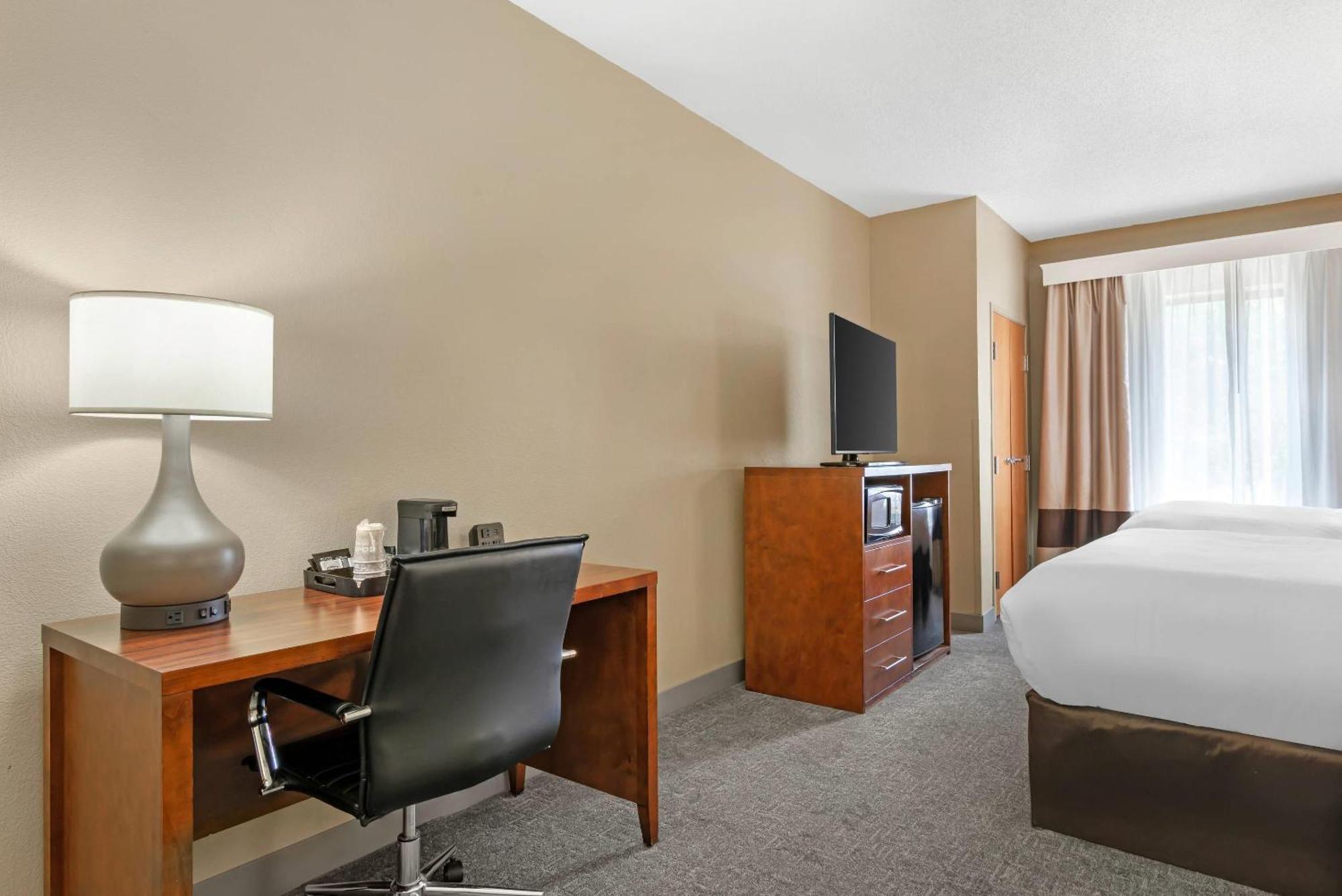 Comfort Suites Oxford I-20 Exit 188 Экстерьер фото