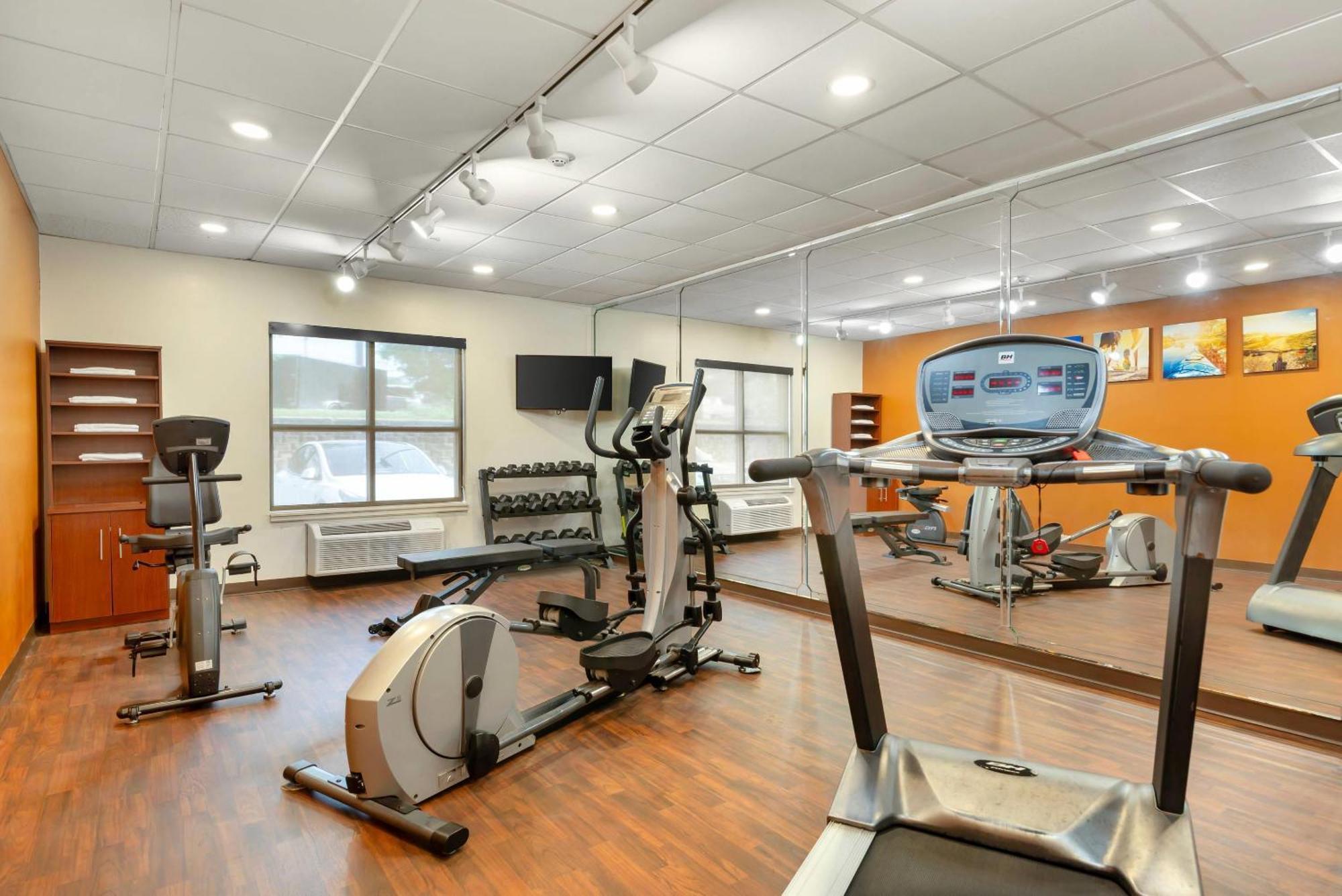 Comfort Suites Oxford I-20 Exit 188 Экстерьер фото