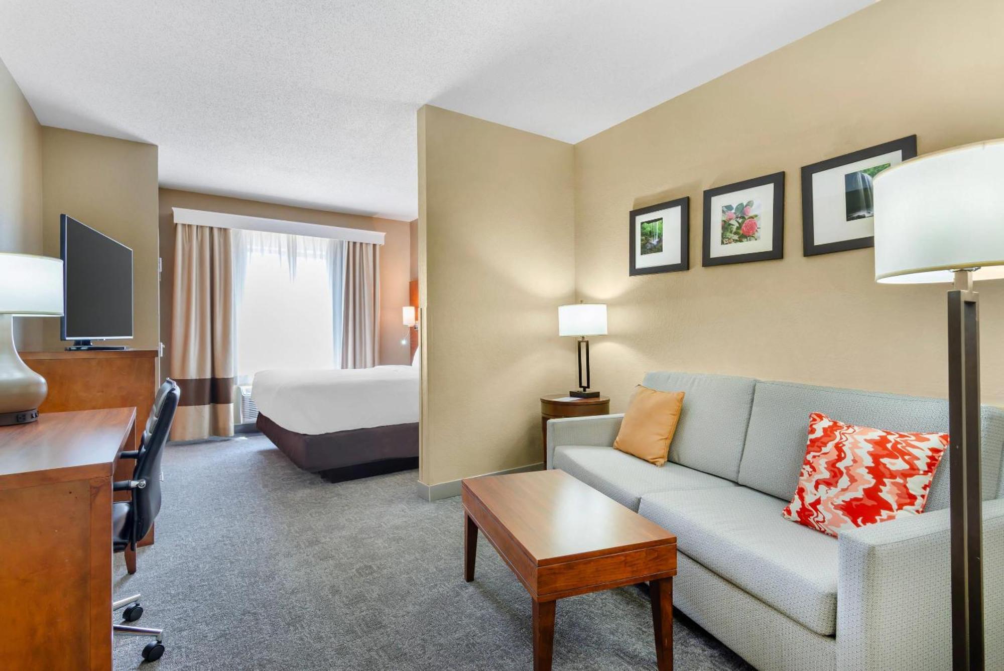 Comfort Suites Oxford I-20 Exit 188 Экстерьер фото