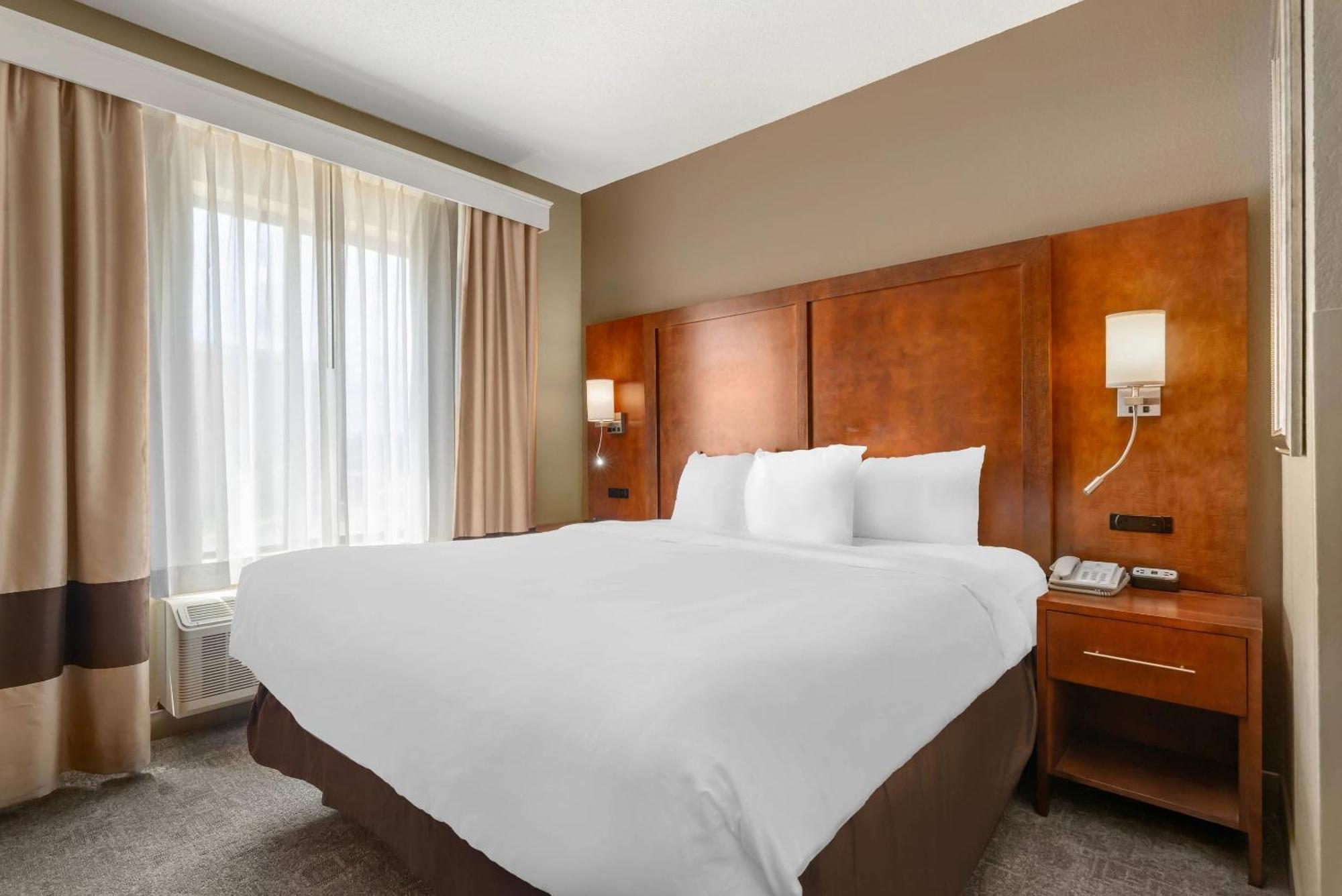 Comfort Suites Oxford I-20 Exit 188 Экстерьер фото