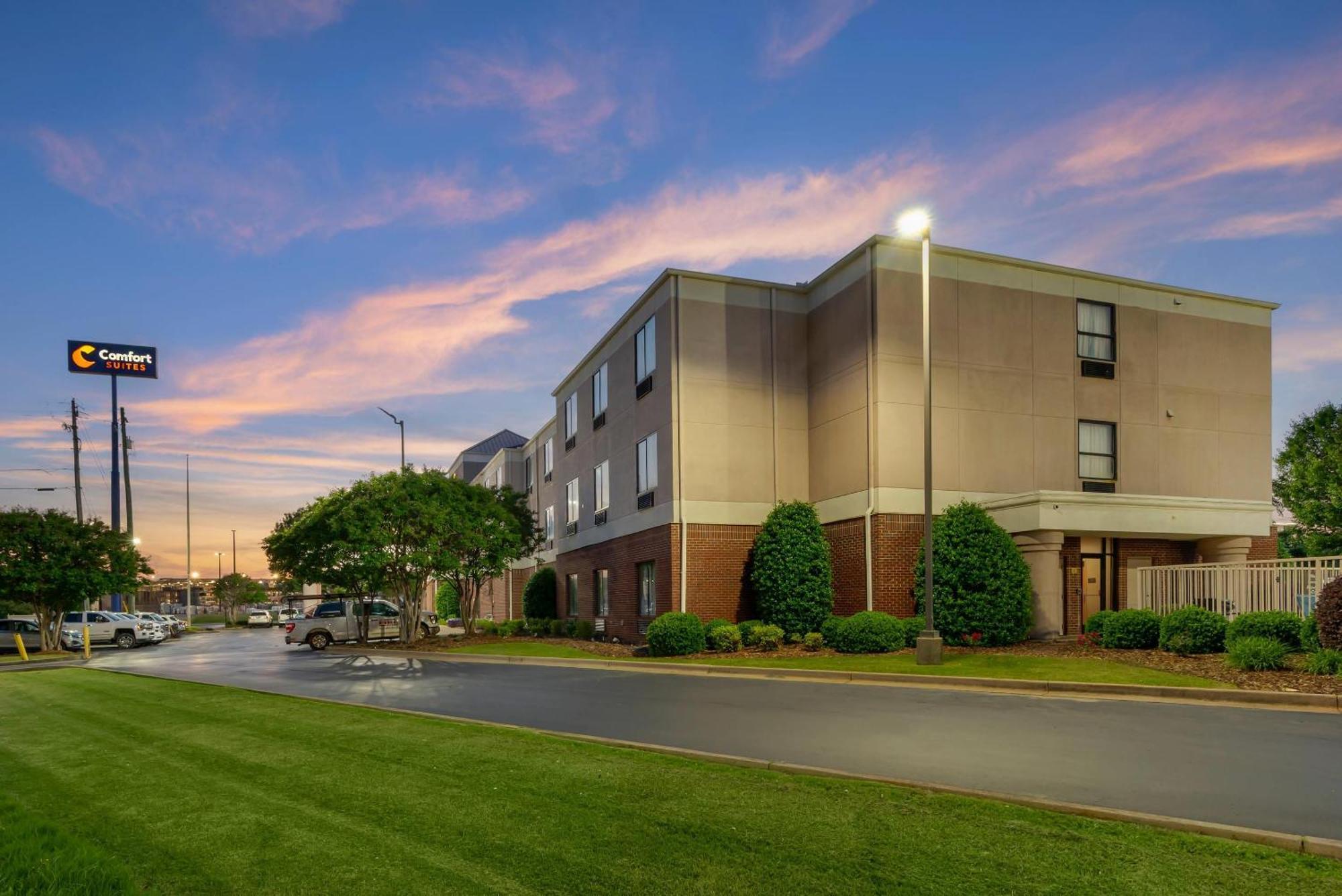 Comfort Suites Oxford I-20 Exit 188 Экстерьер фото