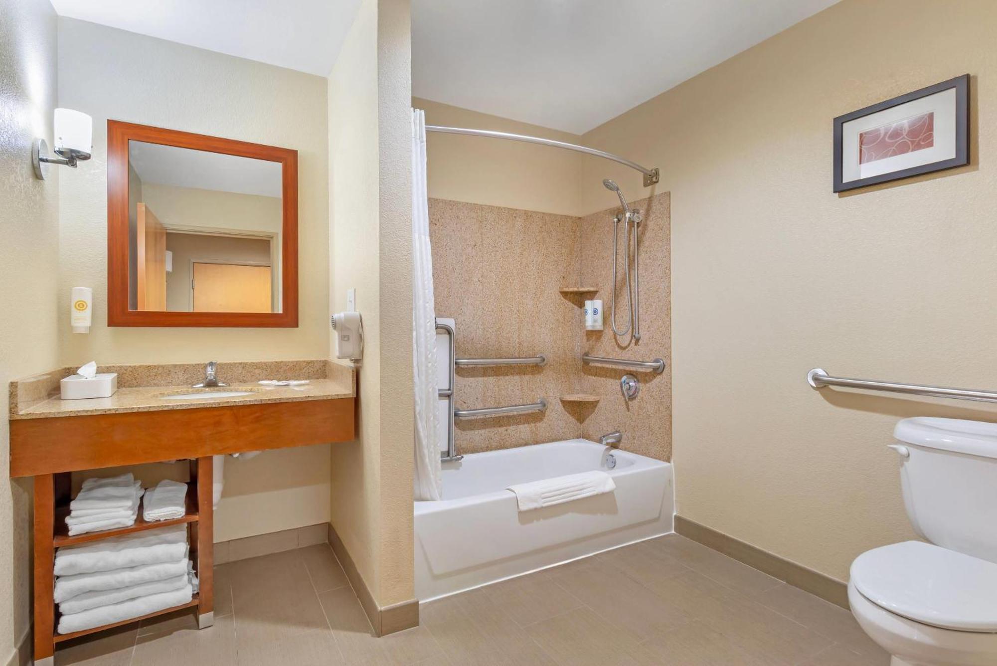 Comfort Suites Oxford I-20 Exit 188 Экстерьер фото